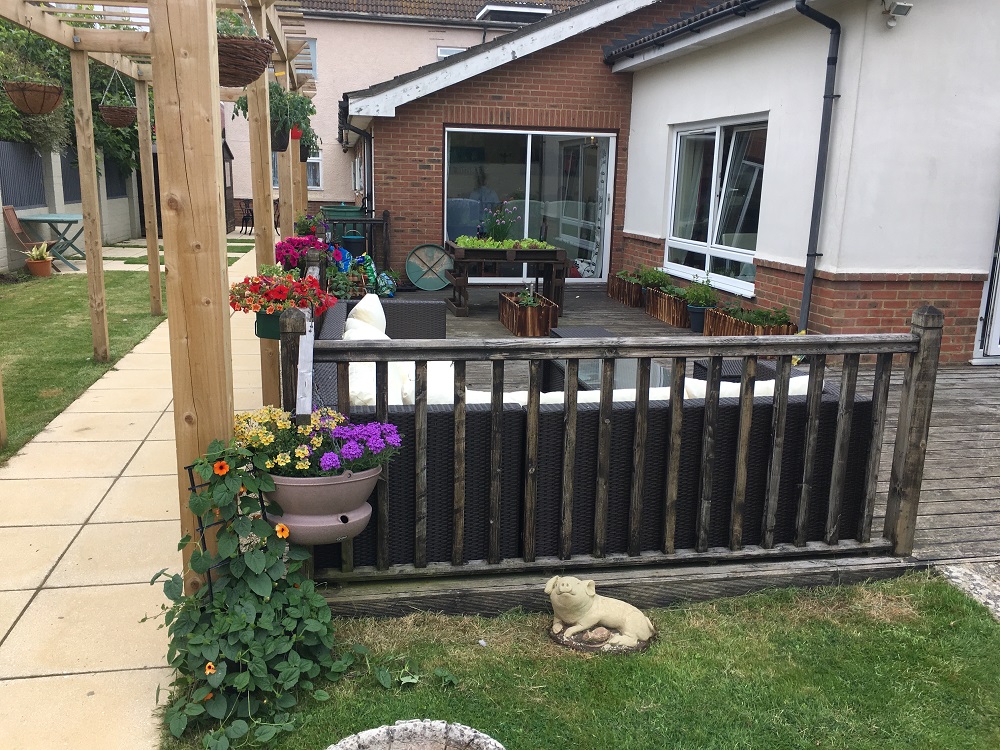 Helping a Loved One Settle Into a Care Home A Family’s Guide